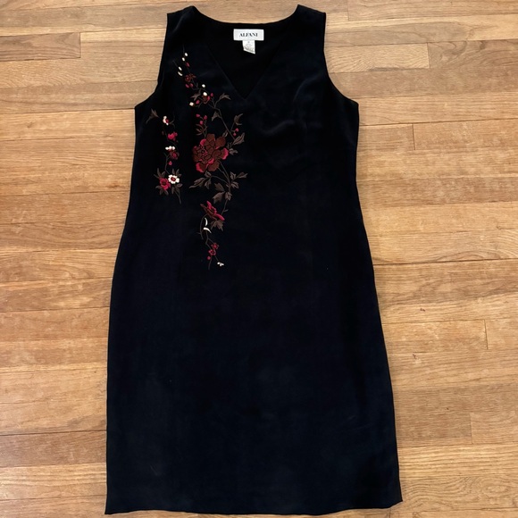 Alfani two piece 100% silk shell with open front woven jacket size 12
 b65 - Picture 3 of 9